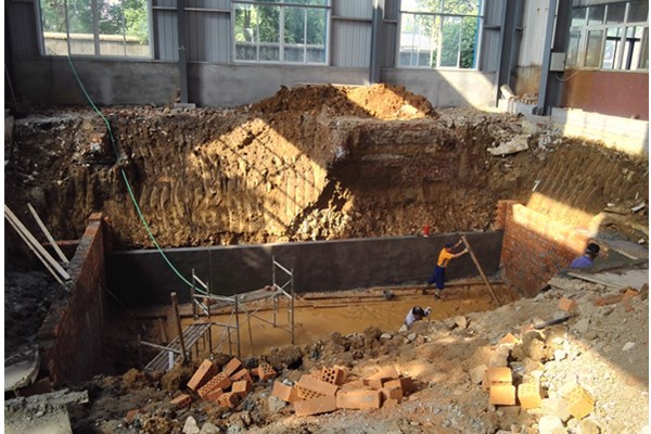 液壓機地基施工