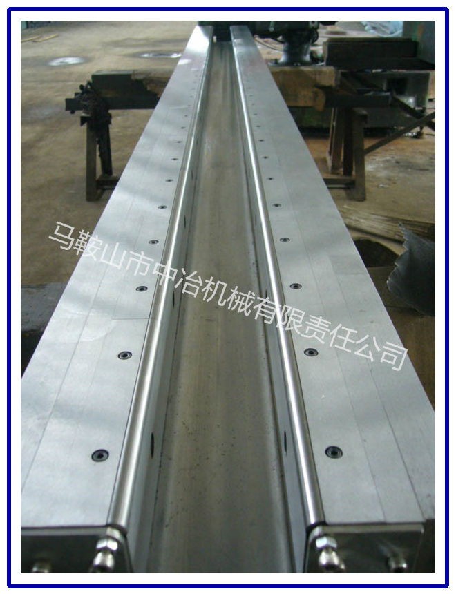 Seamless bending machine mold